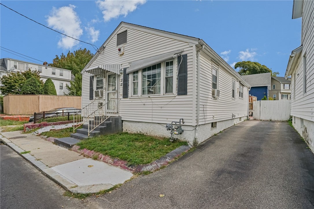 30 Touro Street