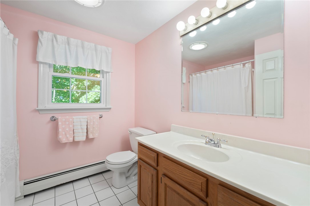 Cumberland, Rhode Island 02864, United States, 4 Bedrooms Bedrooms, ,3 BathroomsBathrooms,Residential,Active,222302