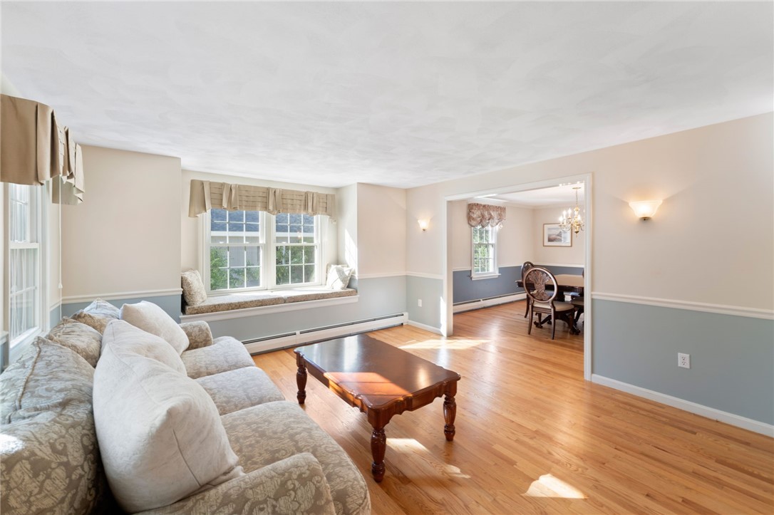 Cumberland, Rhode Island 02864, United States, 4 Bedrooms Bedrooms, ,3 BathroomsBathrooms,Residential,Active,222302