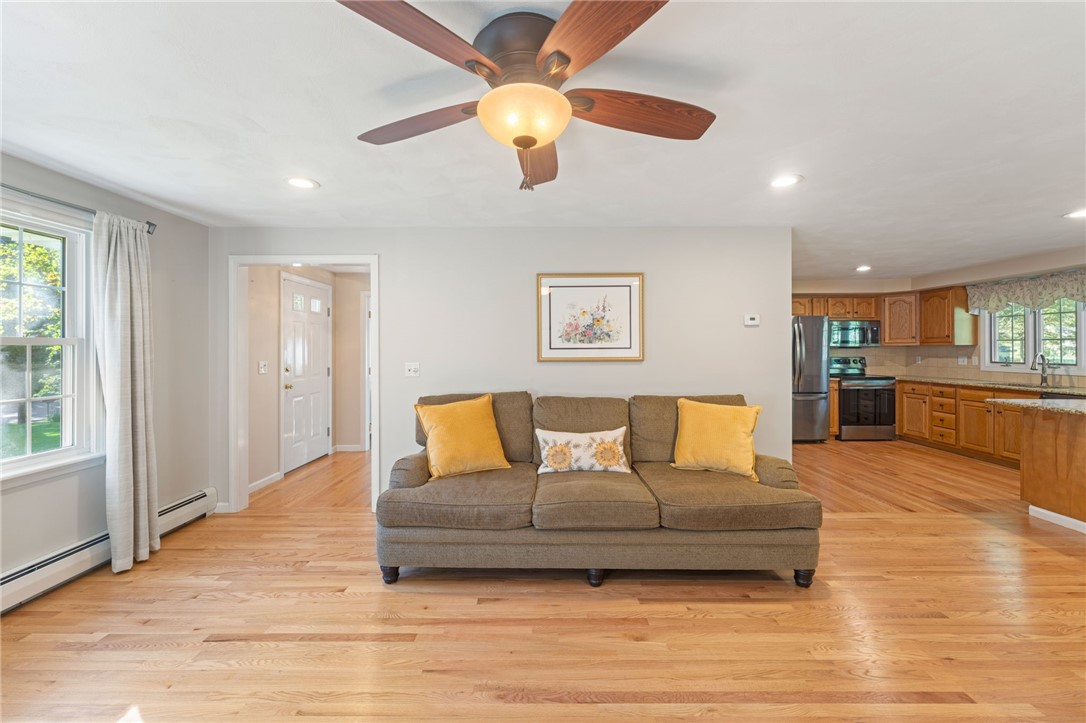 Cumberland, Rhode Island 02864, United States, 4 Bedrooms Bedrooms, ,3 BathroomsBathrooms,Residential,Active,222302