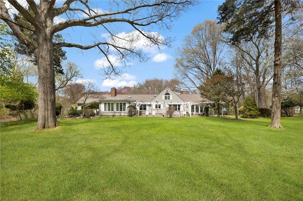 230 KIRBY AVE, WARWICK, RI 02889 - Image ea63444ec89ee499d0ccc07f2d17cc0b/2764067509