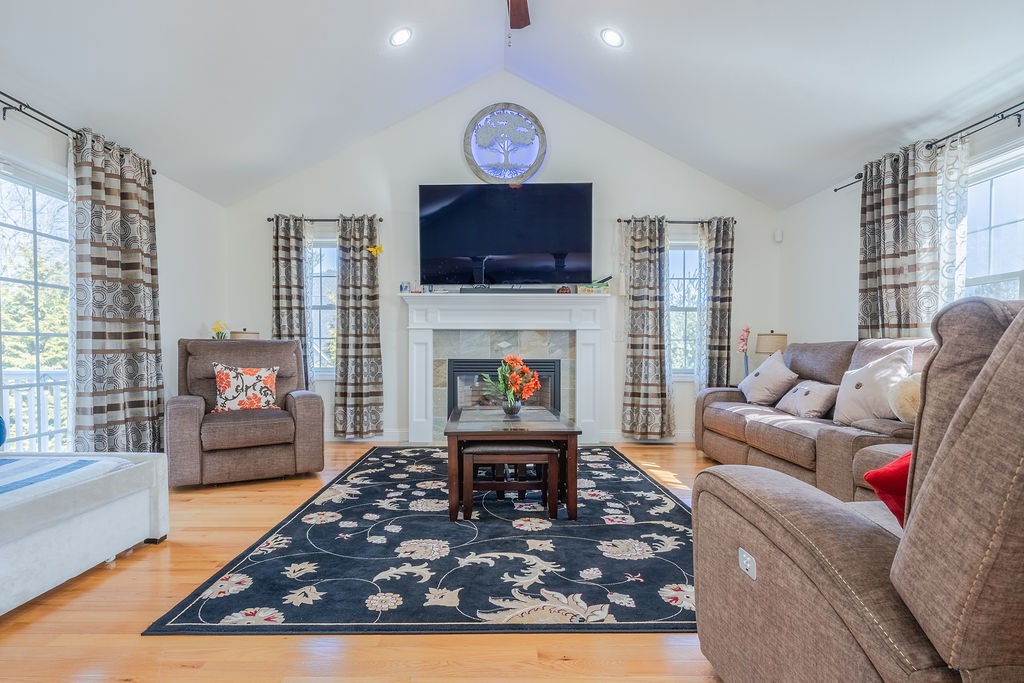 Cumberland, Rhode Island, 02864, United States, 4 Bedrooms Bedrooms, ,4 BathroomsBathrooms,Residential,Active,2032452