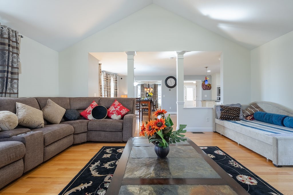 Cumberland, Rhode Island, 02864, United States, 4 Bedrooms Bedrooms, ,4 BathroomsBathrooms,Residential,Active,2032452