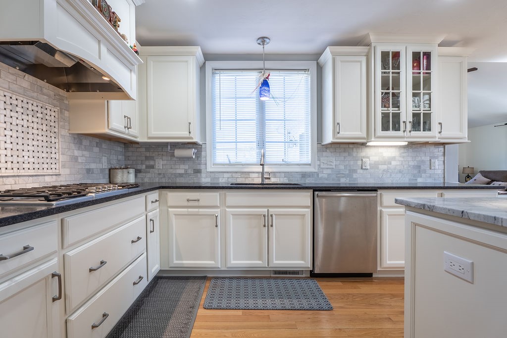 Cumberland, Rhode Island, 02864, United States, 4 Bedrooms Bedrooms, ,4 BathroomsBathrooms,Residential,Active,2032452