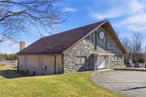 81 Sprague Street Portsmouth RI 02871