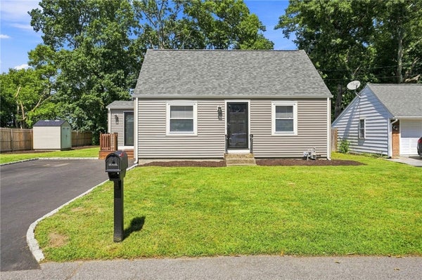 53 PELL AVE, WARWICK, RI 02888 - Image ebb496fc87558401fff62870af9683a0/670350141