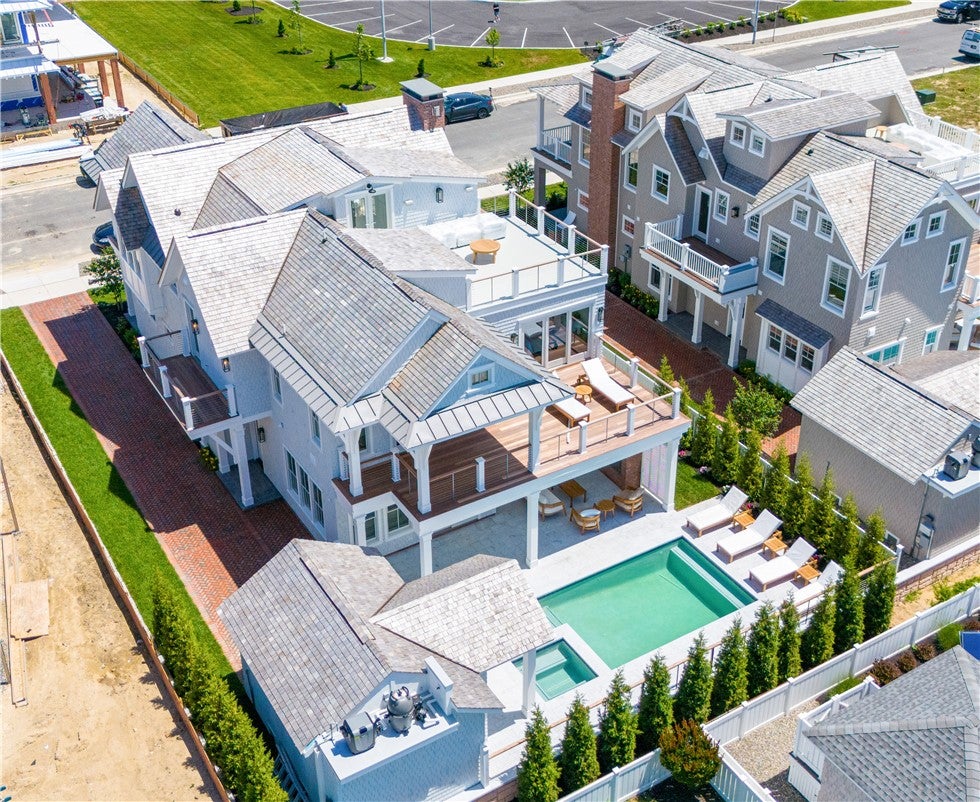 811 Ocean Road