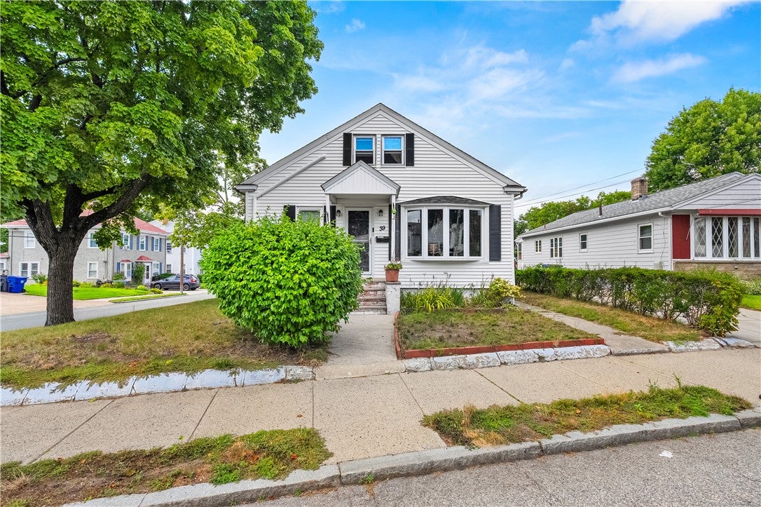 39 Bolton Avenue