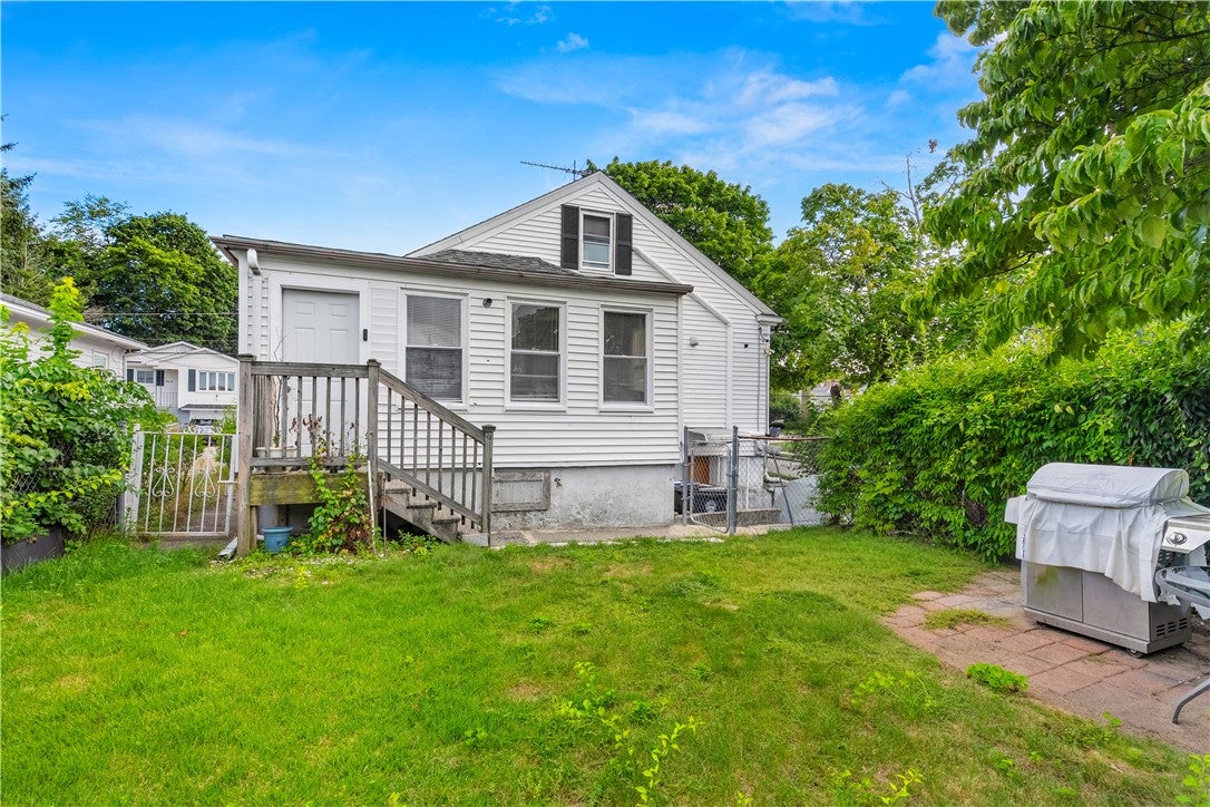 39 Bolton Avenue