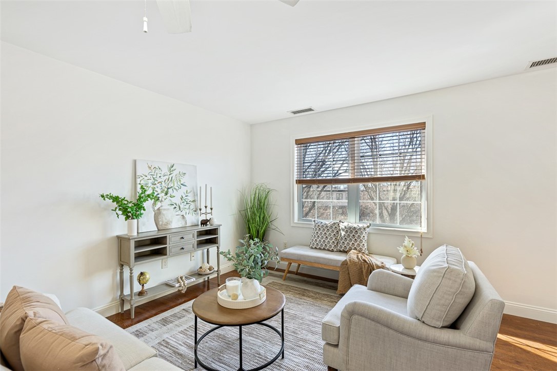 60 Bay Spring Avenue A9