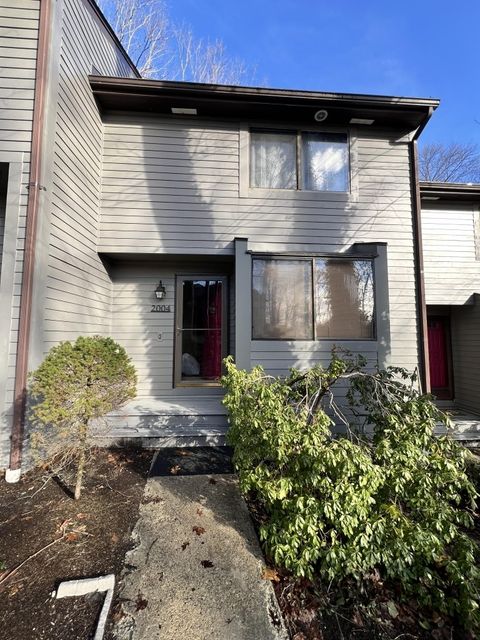 5 Wake Robin Road 2004 Lincoln RI 02865