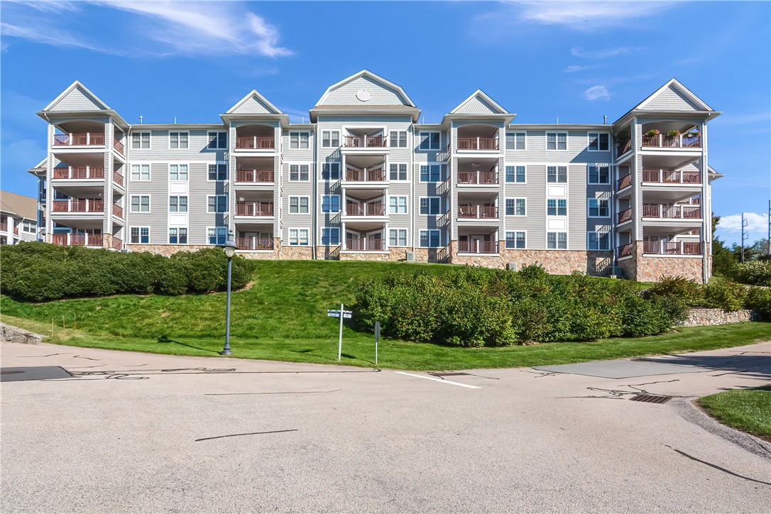 Tiverton, Rhode Island 02878, United States, 1 Bedroom Bedrooms, ,2 BathroomsBathrooms,Residential,Active,12885