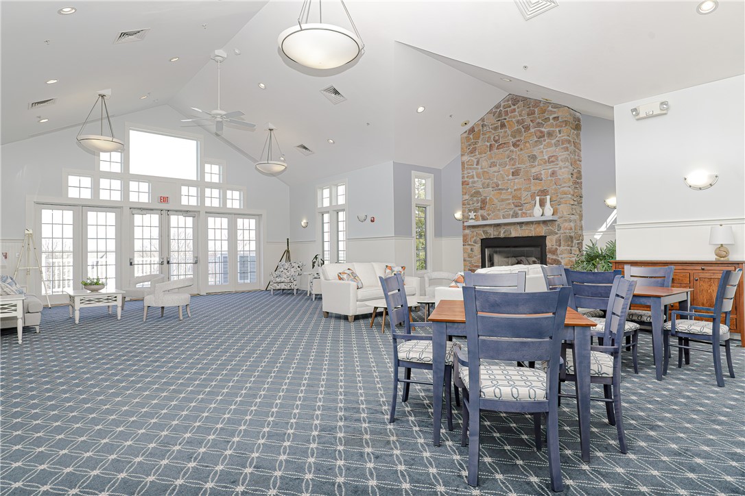 Tiverton, Rhode Island 02878, United States, 1 Bedroom Bedrooms, ,2 BathroomsBathrooms,Residential,Active,12885