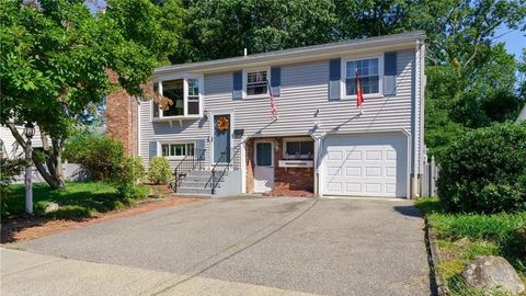 185 Parkside Avenue Pawtucket RI 02861