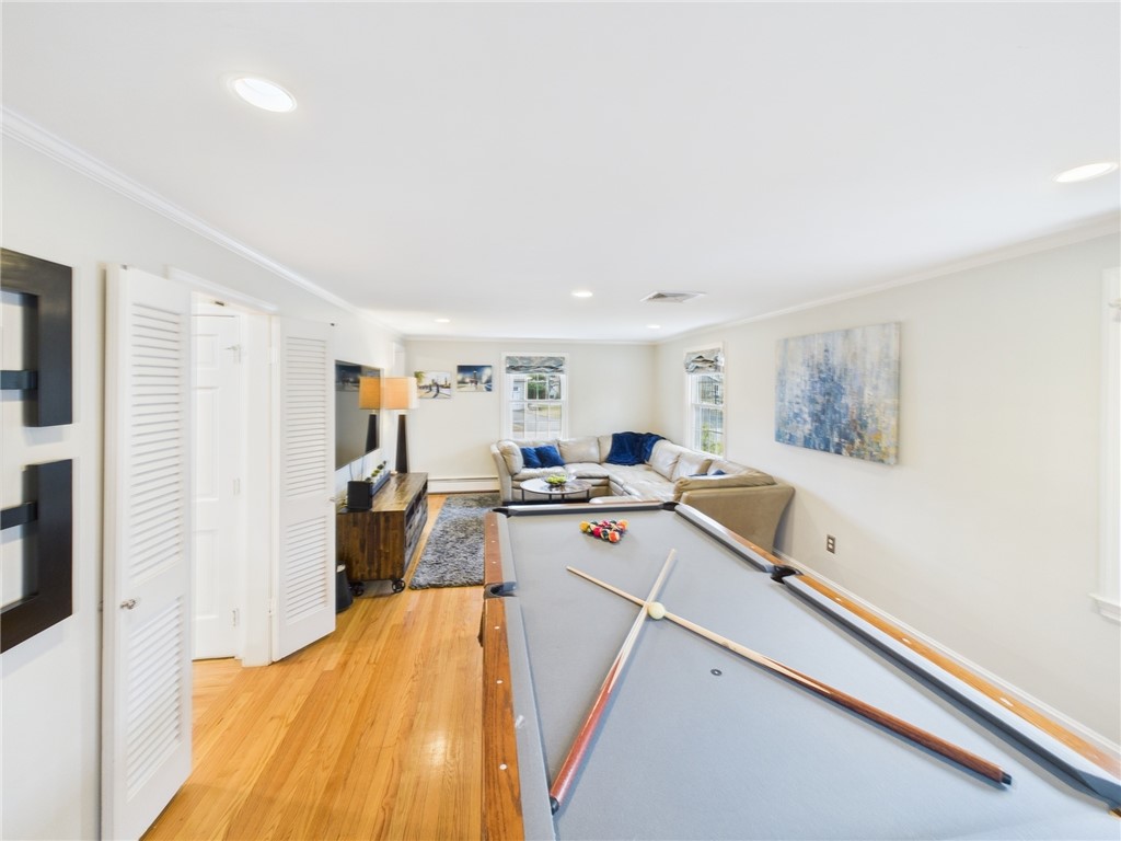 17 Meadowbrook Drive