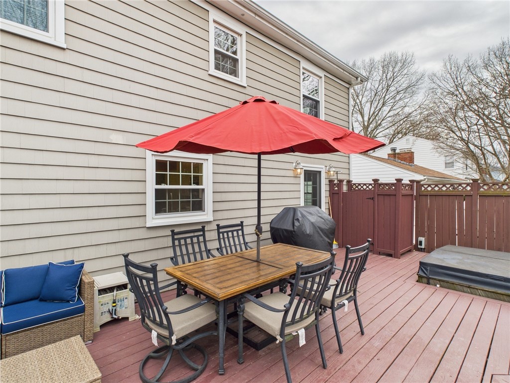 17 Meadowbrook Drive
