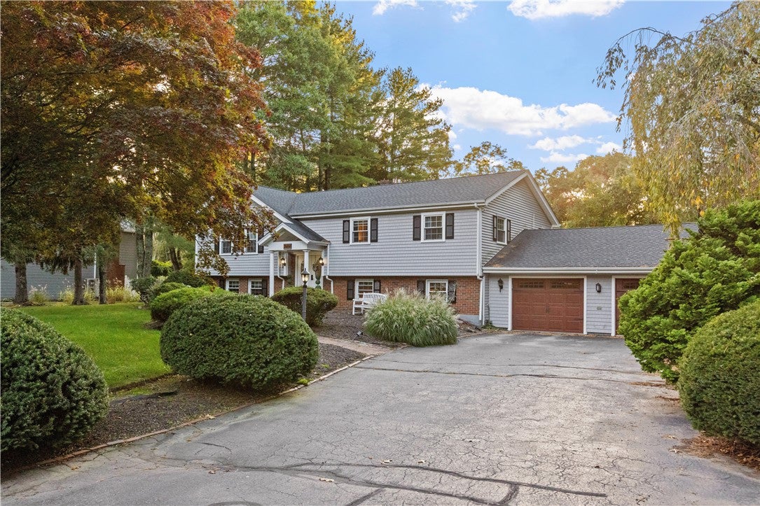 22 Gilbert Stuart Drive