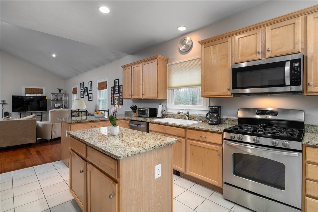 5 Hazelton Lane