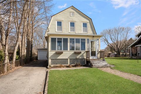 26 Evans Avenue Tiverton RI 02878