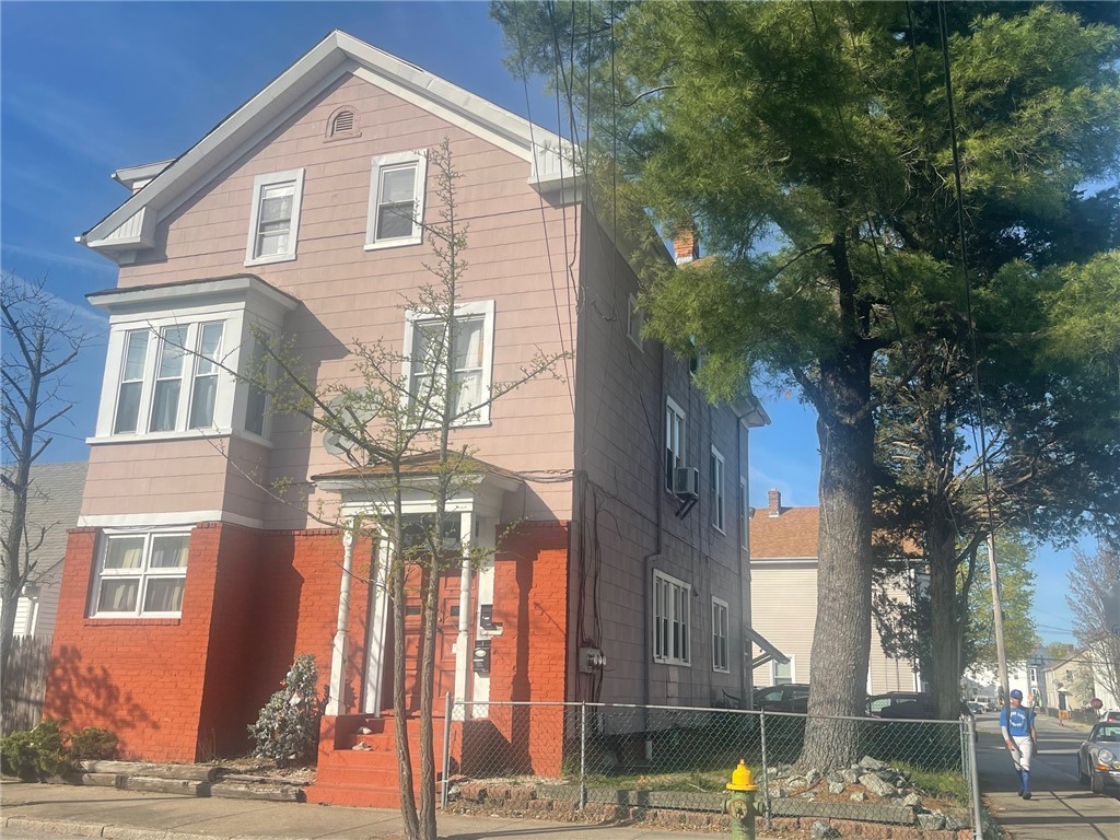 62 Daniel Avenue