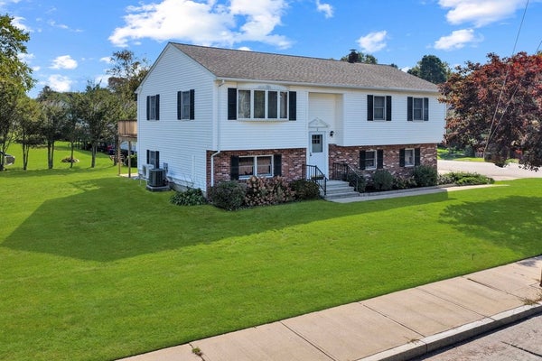 2 JANA RD, WESTERLY, RI 02891 - Image ee76e47babacb0408b0d40ba484b03ae/756387212