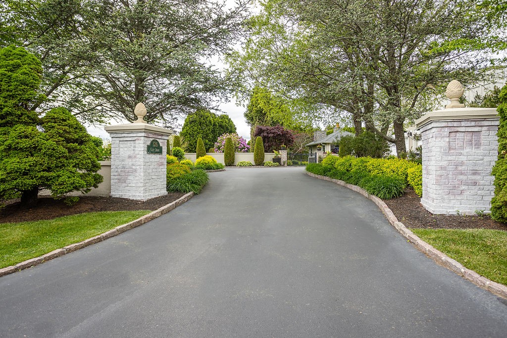 126 Cliff Drive