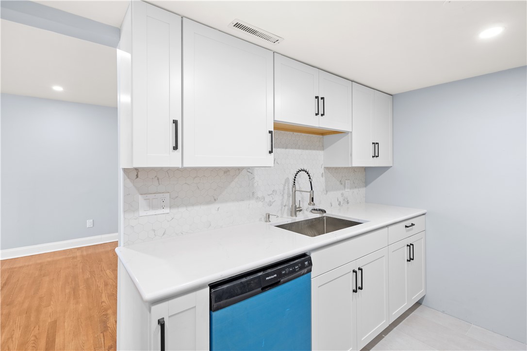 1143 Hartford Avenue 4C