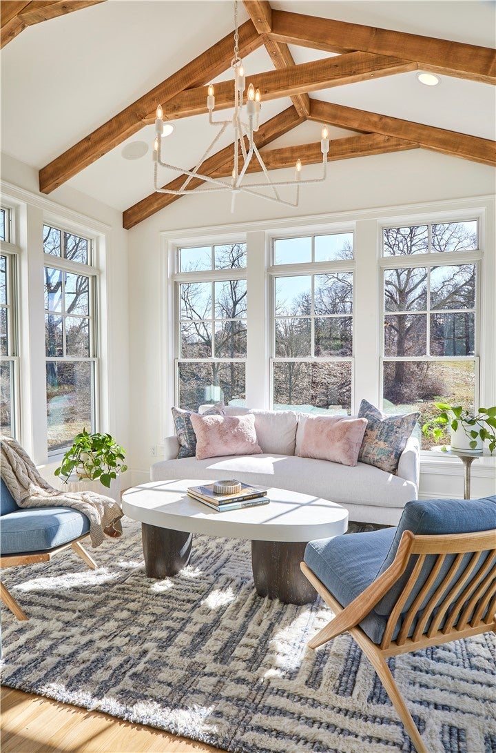 East Greenwich, Rhode Island, 02818, United States, 5 Bedrooms Bedrooms, ,4 BathroomsBathrooms,Residential,Active,2014615