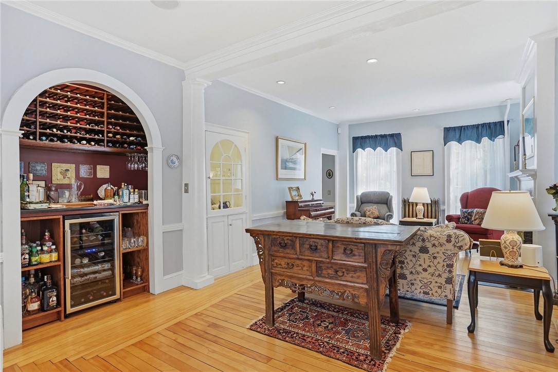 Bristol, Rhode Island, 02809, United States, 3 Bedrooms Bedrooms, ,4 BathroomsBathrooms,Residential,Pending,2045535