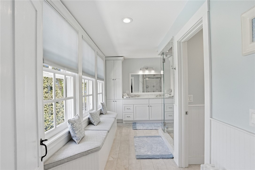 Bristol, Rhode Island, 02809, United States, 3 Bedrooms Bedrooms, ,4 BathroomsBathrooms,Residential,Pending,2045535