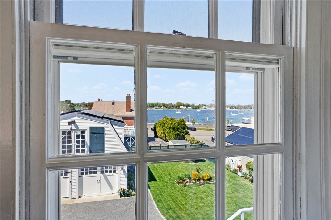 Bristol, Rhode Island, 02809, United States, 3 Bedrooms Bedrooms, ,4 BathroomsBathrooms,Residential,Pending,2045535
