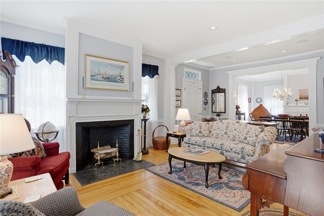 Bristol, Rhode Island, 02809, United States, 3 Bedrooms Bedrooms, ,4 BathroomsBathrooms,Residential,Pending,2045535