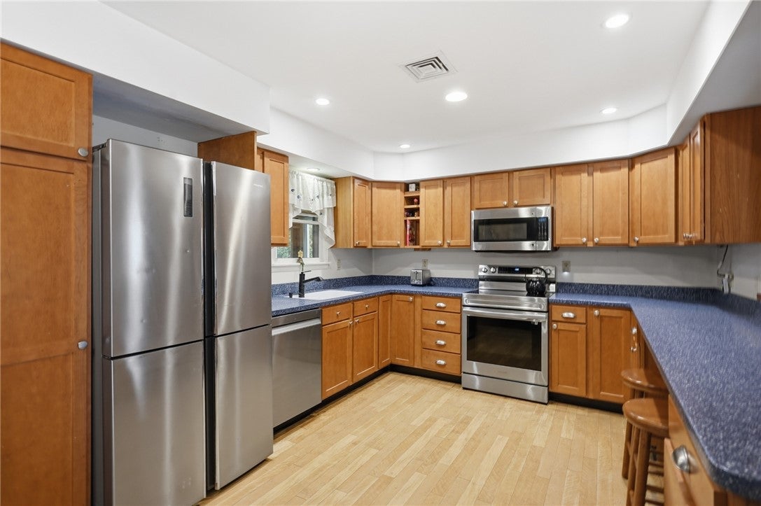 37 Crestwood Drive