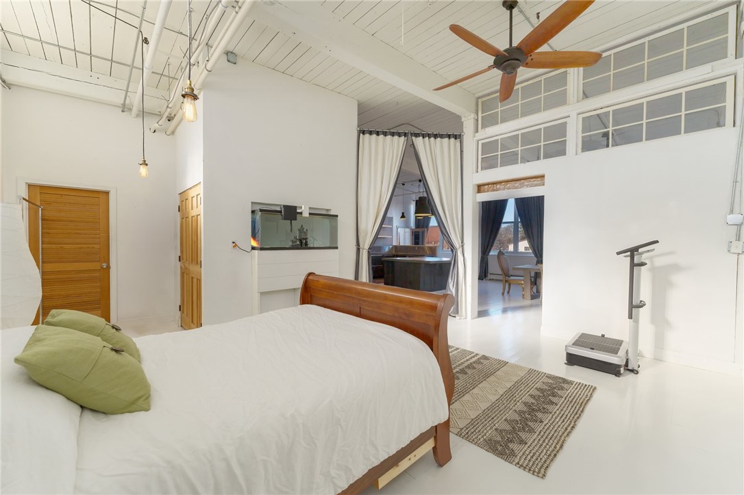 Central Falls, Rhode Island 02863, United States, 1 Bedroom Bedrooms, ,2 BathroomsBathrooms,Residential,Pending,26117