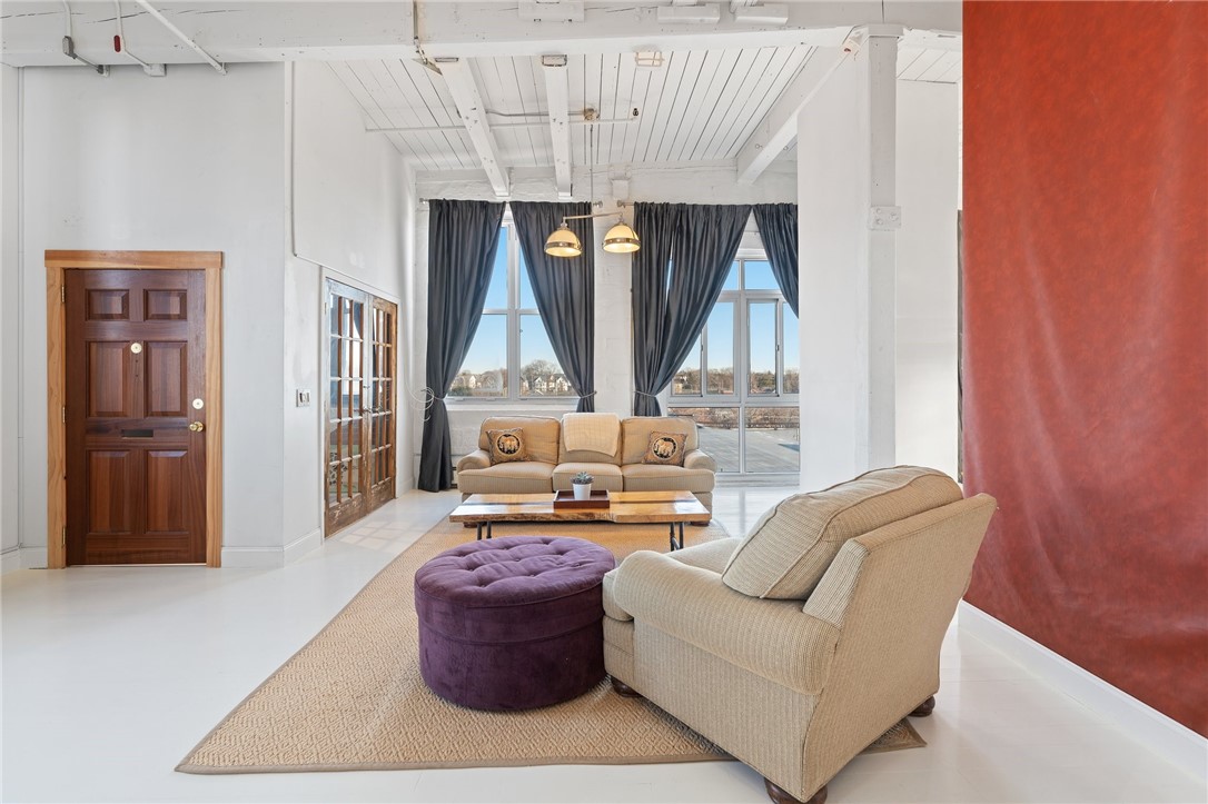 Central Falls, Rhode Island 02863, United States, 1 Bedroom Bedrooms, ,2 BathroomsBathrooms,Residential,Pending,26117