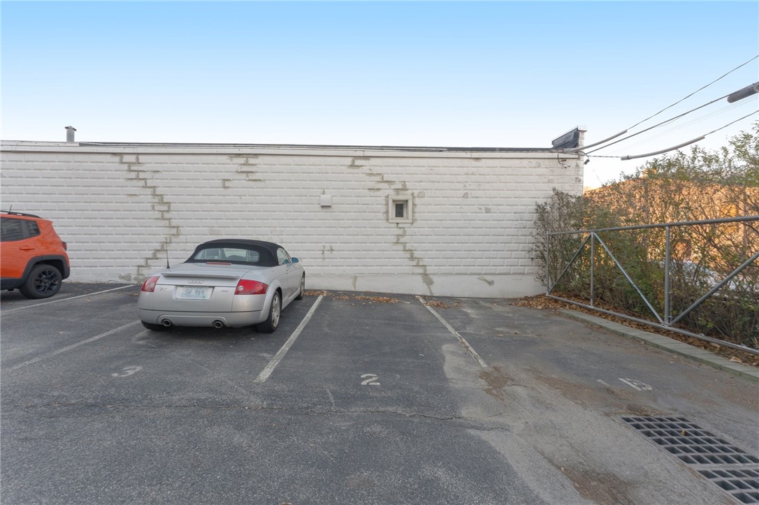 Central Falls, Rhode Island 02863, United States, 1 Bedroom Bedrooms, ,2 BathroomsBathrooms,Residential,Pending,26117