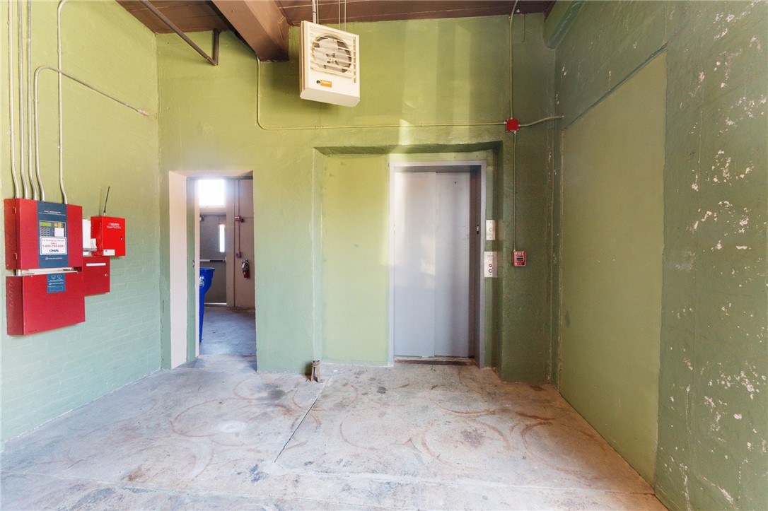 Central Falls, Rhode Island 02863, United States, 1 Bedroom Bedrooms, ,2 BathroomsBathrooms,Residential,Pending,26117