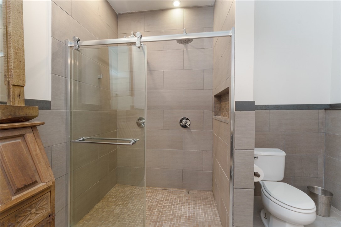 Central Falls, Rhode Island 02863, United States, 1 Bedroom Bedrooms, ,2 BathroomsBathrooms,Residential,Pending,26117