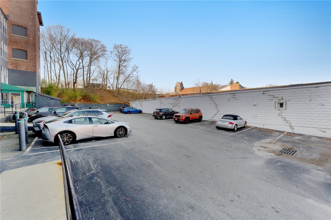 Central Falls, Rhode Island 02863, United States, 1 Bedroom Bedrooms, ,2 BathroomsBathrooms,Residential,Pending,26117