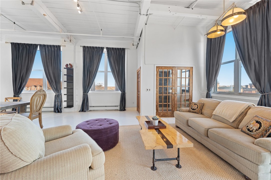 Central Falls, Rhode Island 02863, United States, 1 Bedroom Bedrooms, ,2 BathroomsBathrooms,Residential,Pending,26117