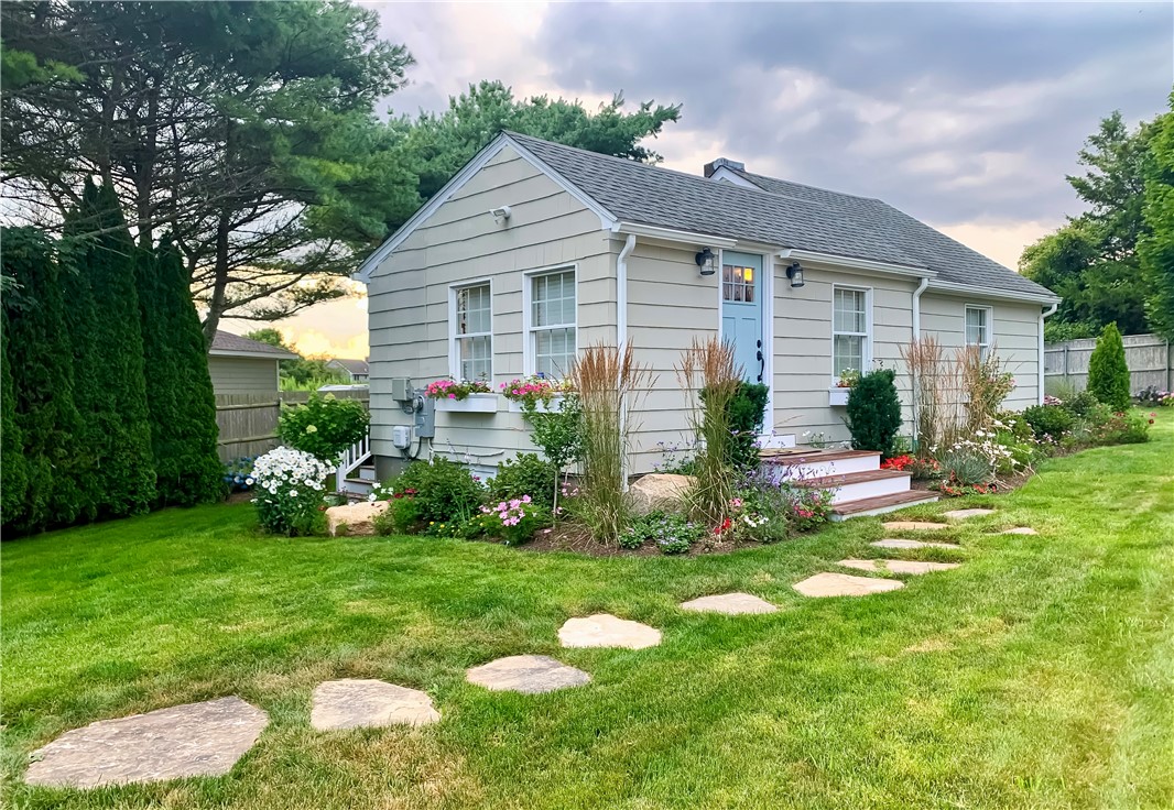 Narragansett, Rhode Island 02882, United States, 4 Bedrooms Bedrooms, ,2 BathroomsBathrooms,Residential,Active,89123