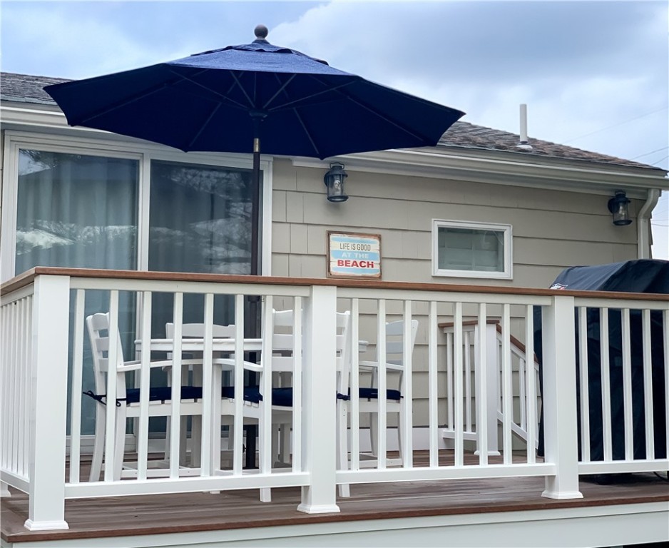 Narragansett, Rhode Island 02882, United States, 4 Bedrooms Bedrooms, ,2 BathroomsBathrooms,Residential,Active,89123