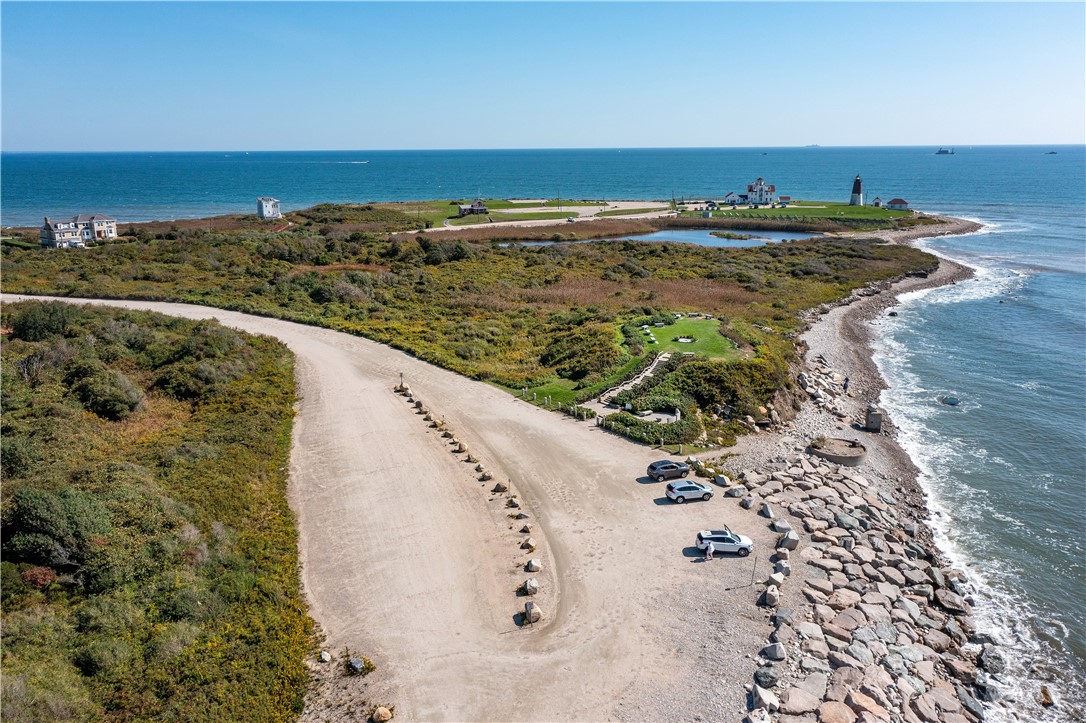 Narragansett, Rhode Island 02882, United States, 4 Bedrooms Bedrooms, ,2 BathroomsBathrooms,Residential,Active,89123