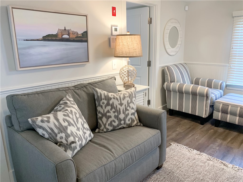 Narragansett, Rhode Island 02882, United States, 4 Bedrooms Bedrooms, ,2 BathroomsBathrooms,Residential,Active,89123