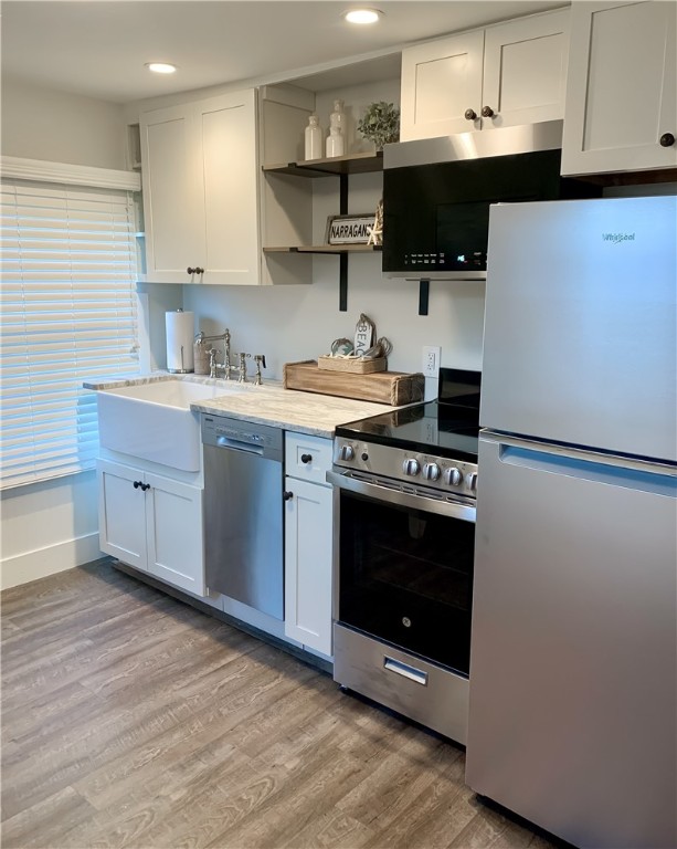 Narragansett, Rhode Island 02882, United States, 4 Bedrooms Bedrooms, ,2 BathroomsBathrooms,Residential,Active,89123