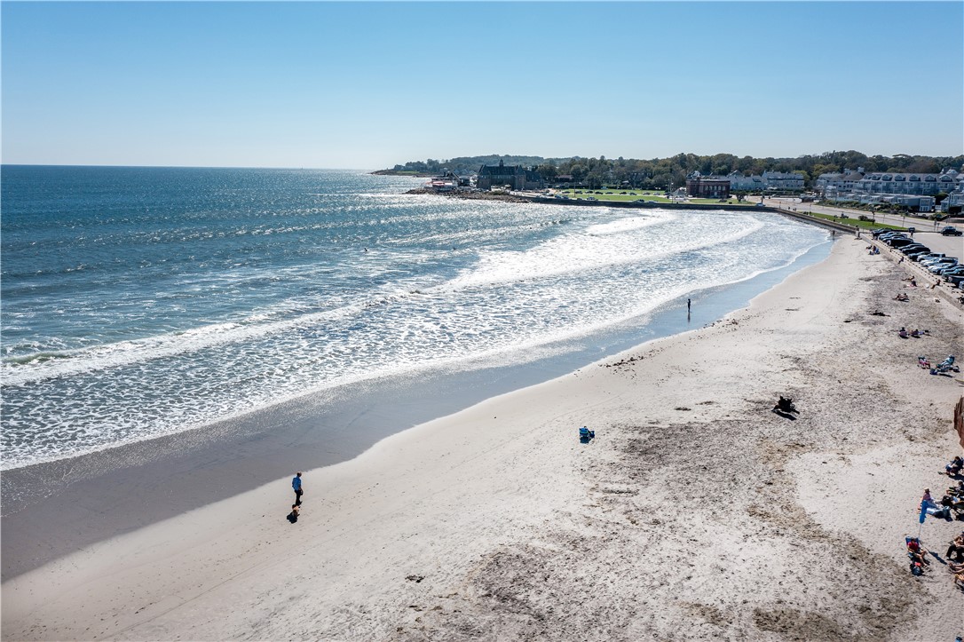 Narragansett, Rhode Island 02882, United States, 4 Bedrooms Bedrooms, ,2 BathroomsBathrooms,Residential,Active,89123