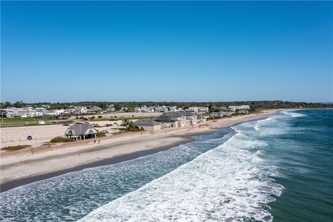 Narragansett, Rhode Island 02882, United States, 4 Bedrooms Bedrooms, ,2 BathroomsBathrooms,Residential,Active,89123