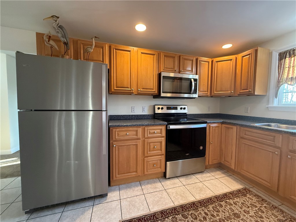 669 Metacom Avenue 25