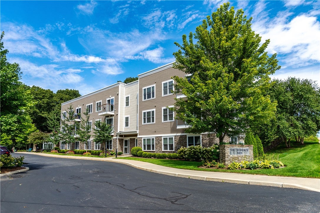 1001 Main Street 12