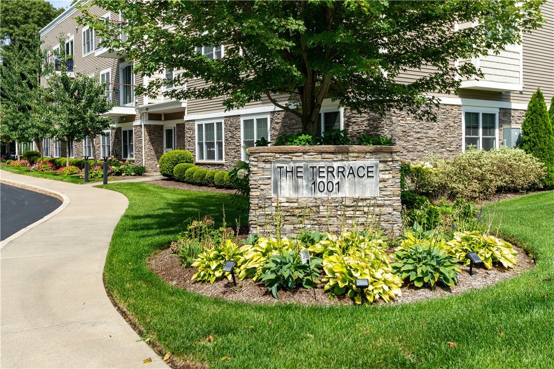 1001 Main Street 12